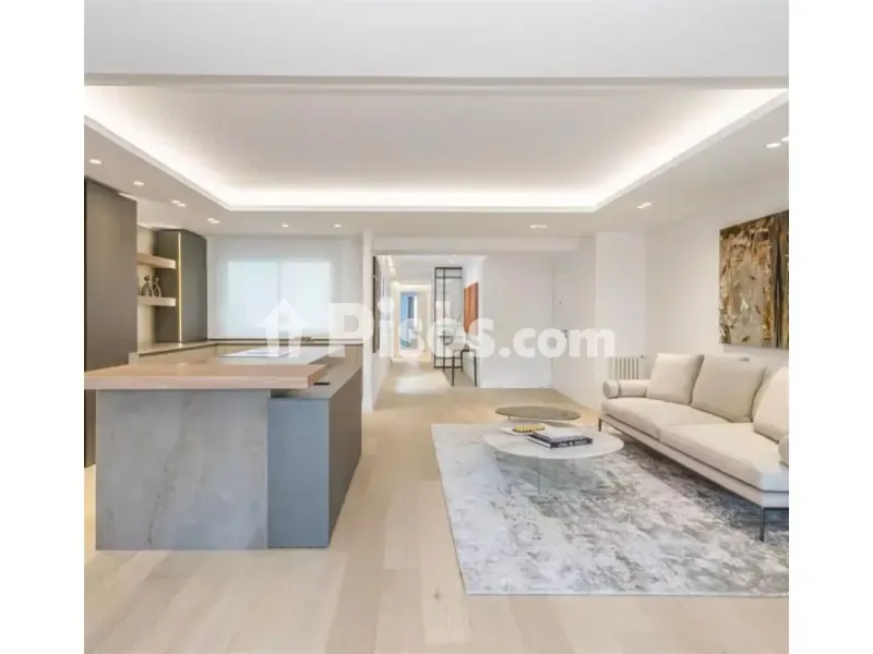 Séjour - Modernised Apartment with Views in Recoletos