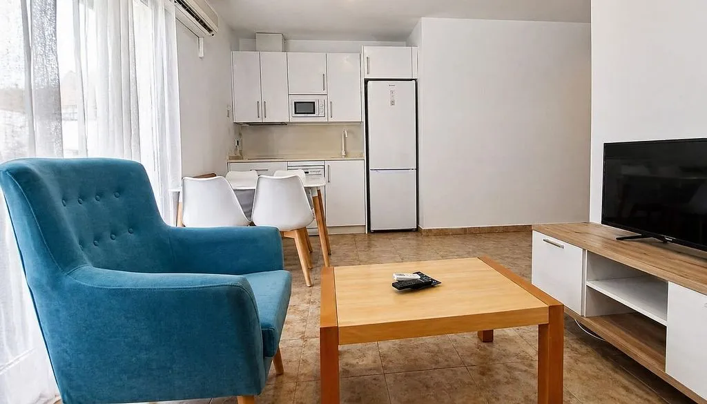 Soggiorno - 1-Bed Apartment with Pool on Avenida Del Decano