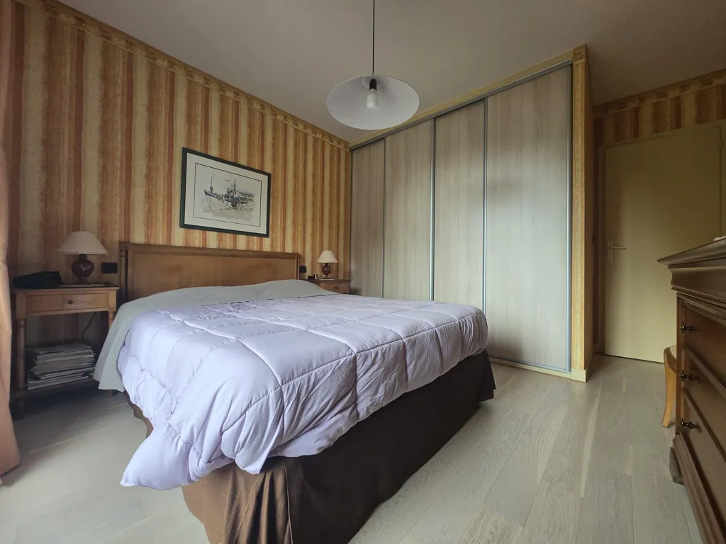 Bedrooms - House with Pool in Estrées-Saint-Denis