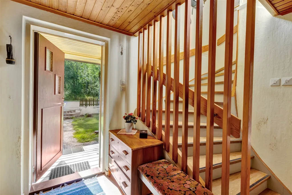 Stanze - Villa with Garden and Stream in Kvillsfors