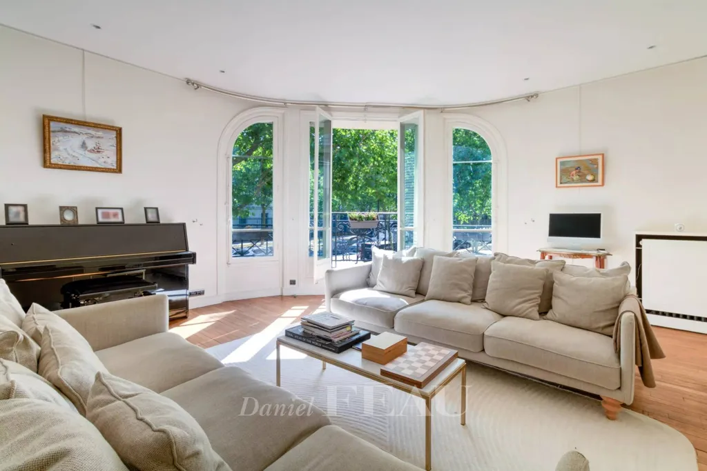 Living Room - Luxury Corner Apartment with View in Paris 7th