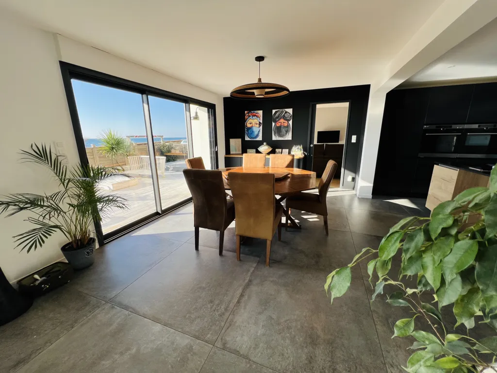 Dining Room - Villa with Sea View in Brétignolles-sur-Mer