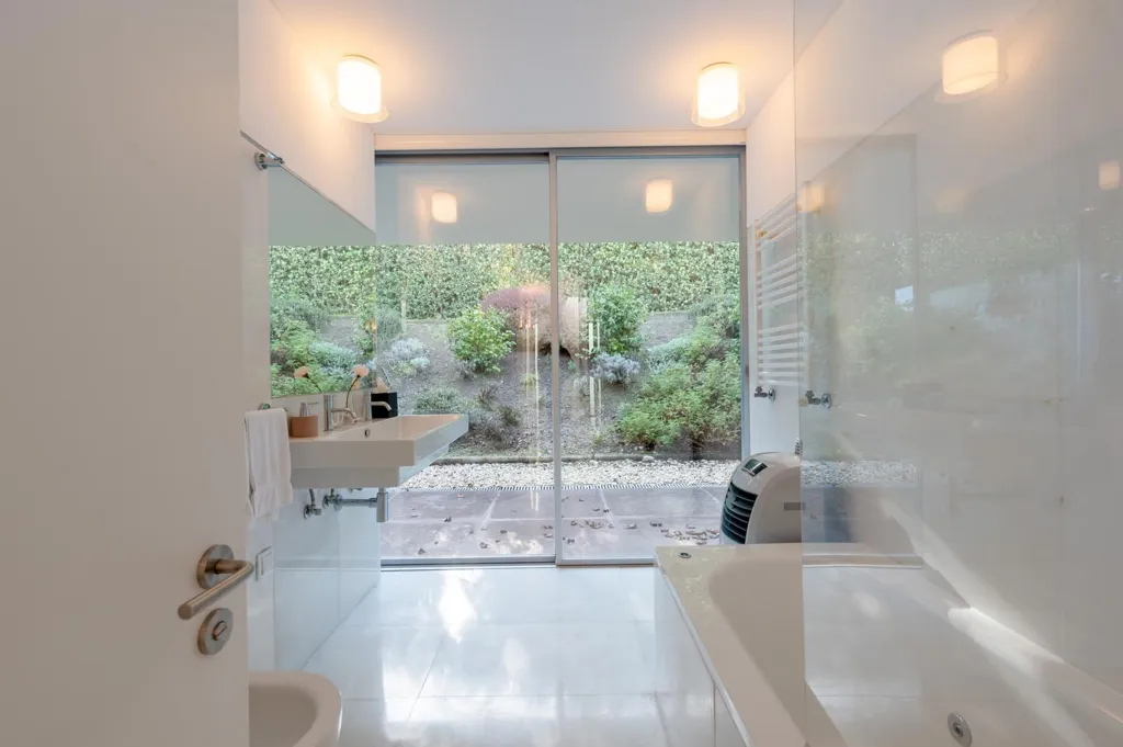 Vannitoad - Contemporary Villa with Golf Course in Bom Sucesso