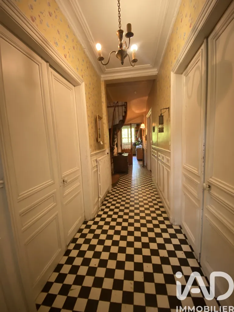 Esik - Charming Maison de Maître in Noyon