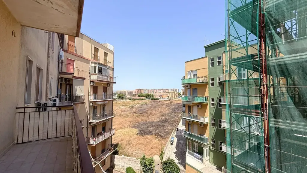 Rõdu - Apartment with Balcony in Siracusa