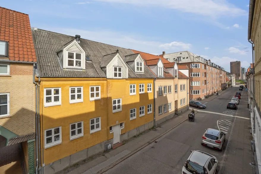 Välivaade - Elevator-Access Flats with Balconies in Absalonsgade