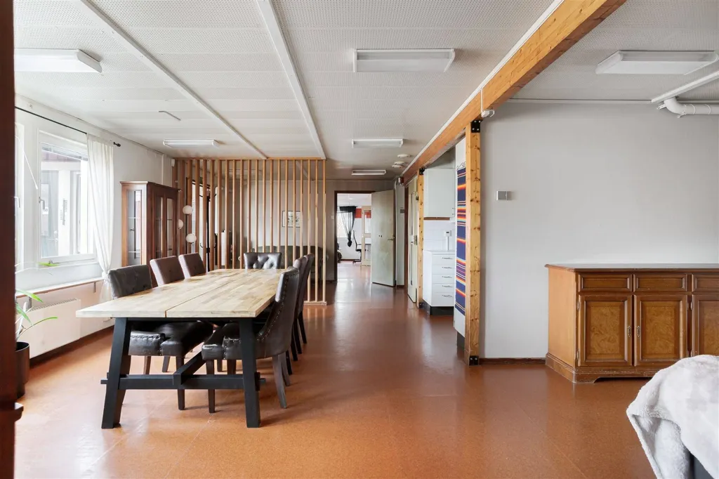 Salle à manger - Multi-Functional Property with Parking in Stöde