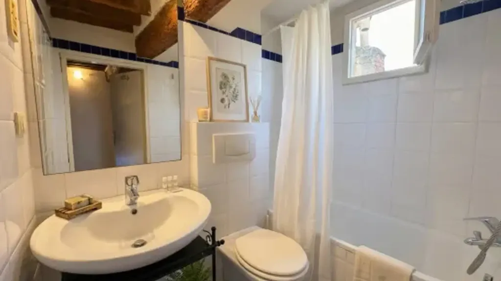 Vannitoad - Monolocale with Traditional Features in Florence