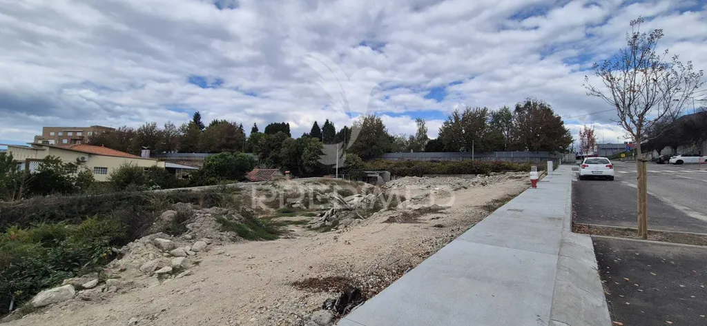 Aed - Plot with Vineyard in Ponte da Barca