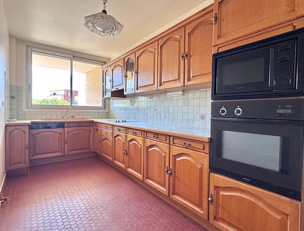 Cucina - Apartment with Canal View in Pantin