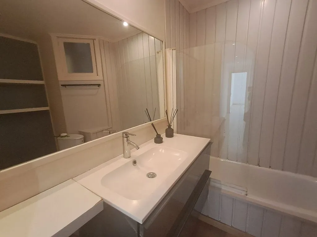 Vannitoad - Attic with Potential in Sant Gervasi - La Bonanova