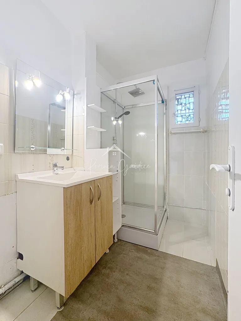 Salles de bain - Appartement F3 avec Vue sur la Poncho d’Agast à Millau