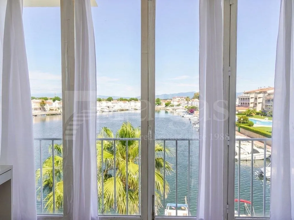 Balcone - Apartment with Lake View in Empuriabrava