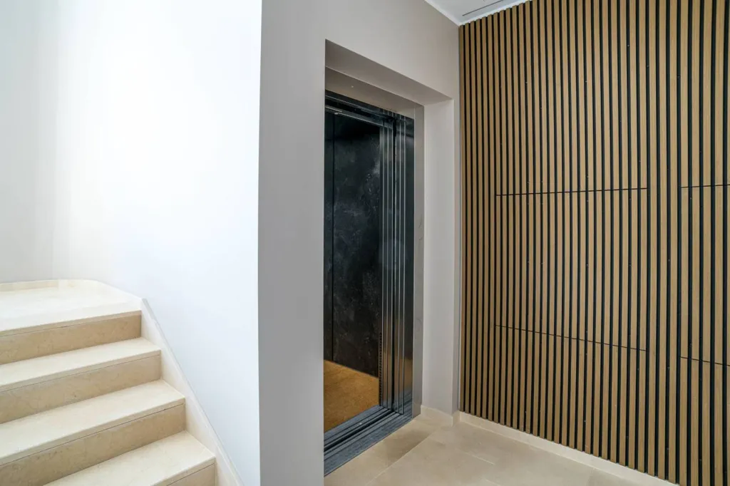Hallway - Luxury Flat with Terrace in Busto Arsizio