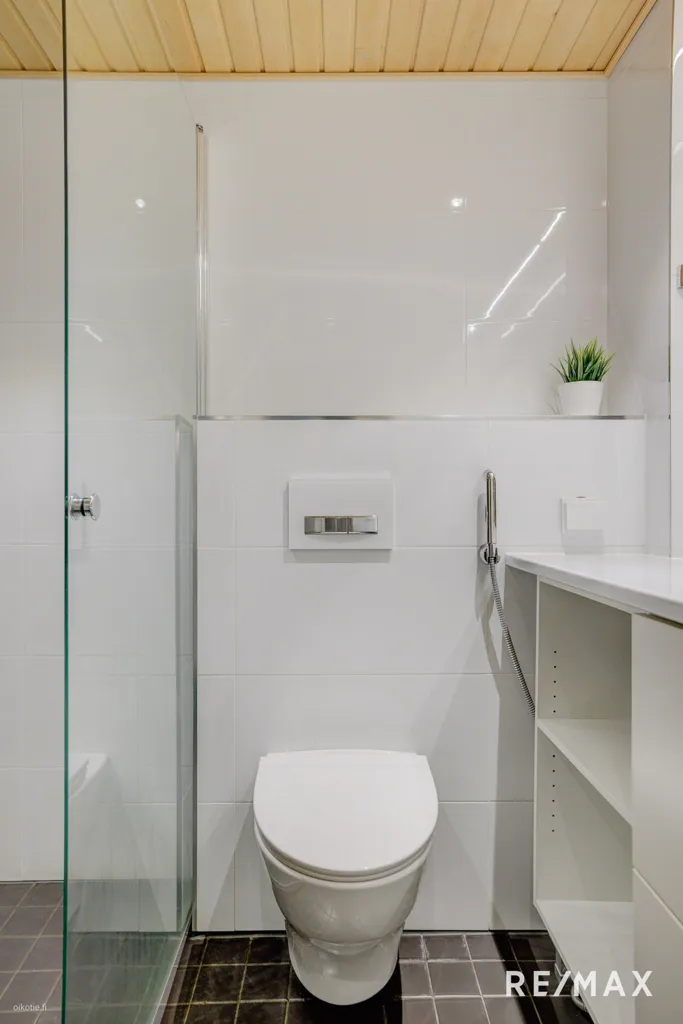 Vannitoad - 3/5-Bedroom Apartment with Sauna in Espoo