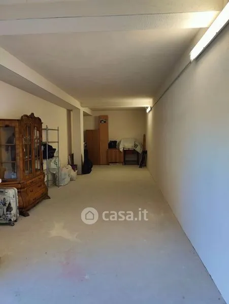 Garage - Modern Apartment with Terrace in Macchia Romana