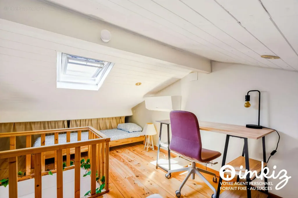 Chambres - Triplex Rénové avec Vue Panoramique à Biot