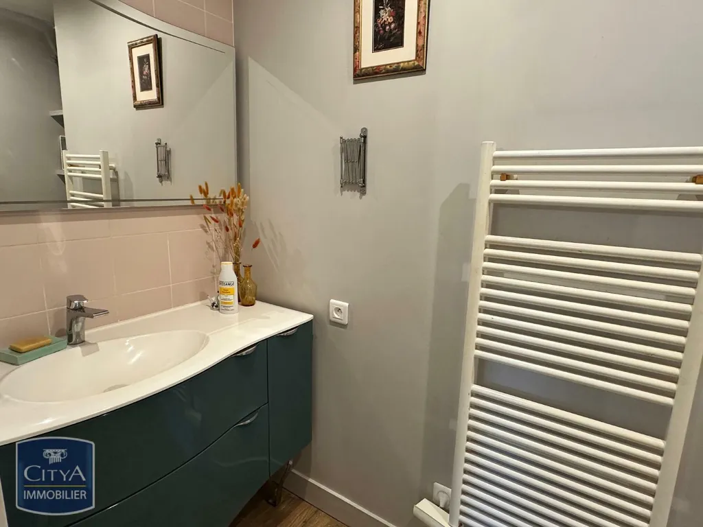 Salles de bain - Appartement Lumineux avec Balcon à Périgueux