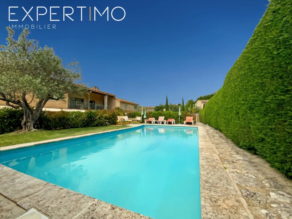 Bassein - Terraced Maisonette in Bonnieux with Pool