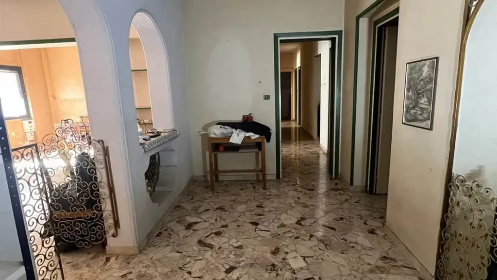 Esik - Two-Level Apartment with Terraces in Villabianca, Palermo