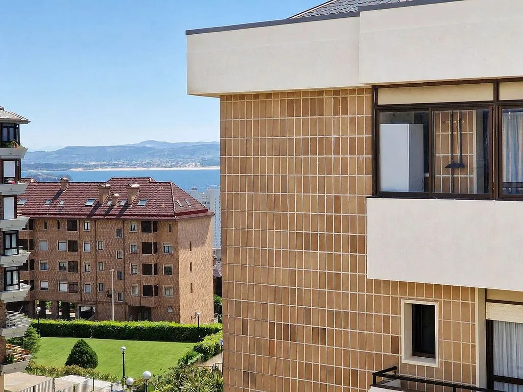 Rõdu - Duplex with Sea View in Valdenoja, Santander