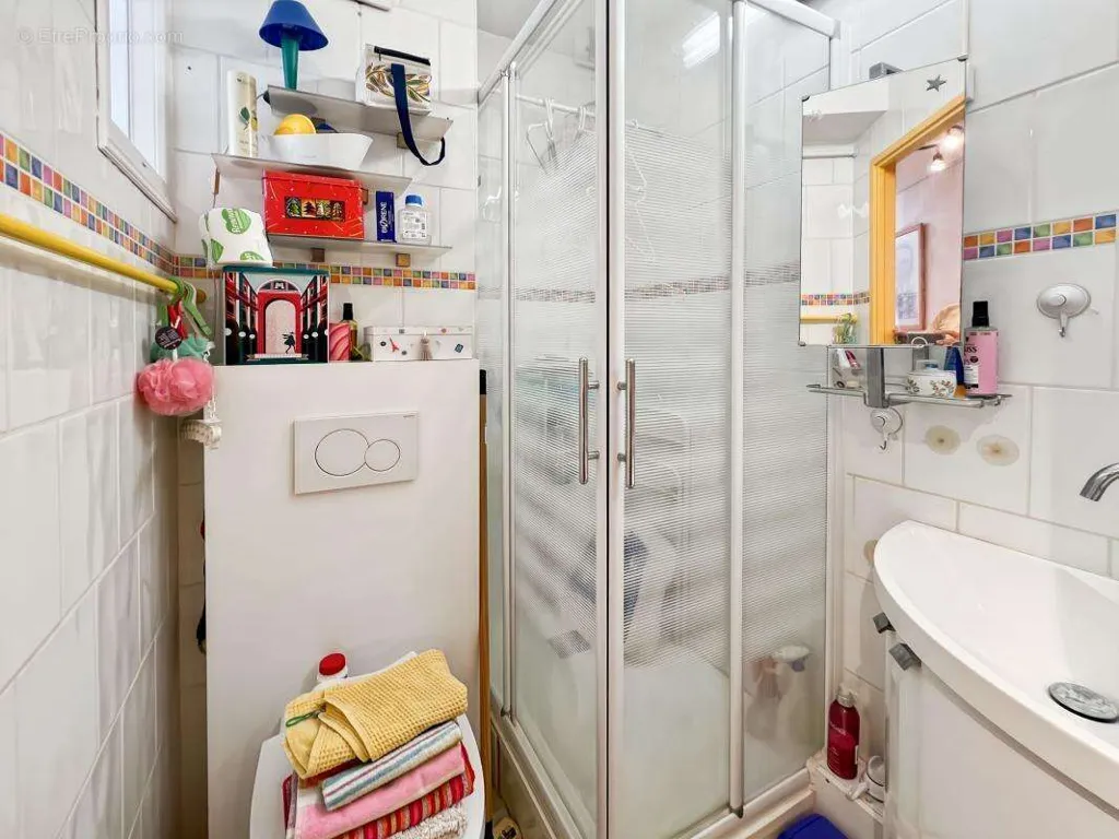 Salles de bain - Studio avec Vue Mer à Fréjus