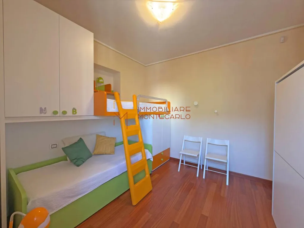 Chambres - Central Trilocale with Sea View in Bordighera