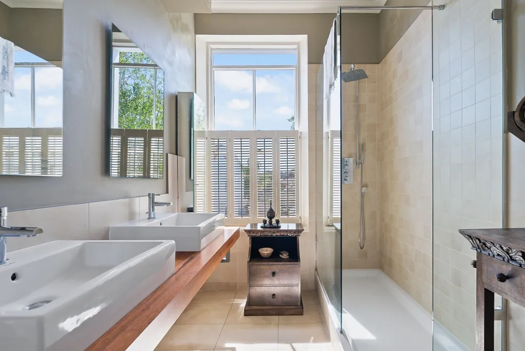 Salles de bain - Maison 5 chambres à London