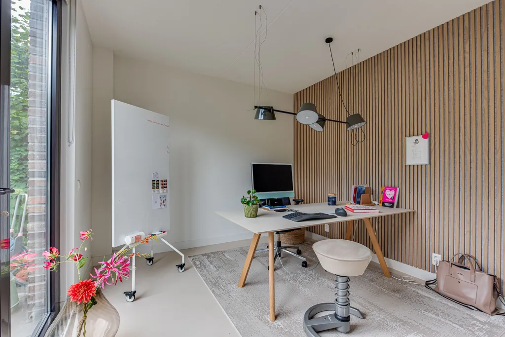 Bureau - Modern Half-Detached House with Garden in Doorn