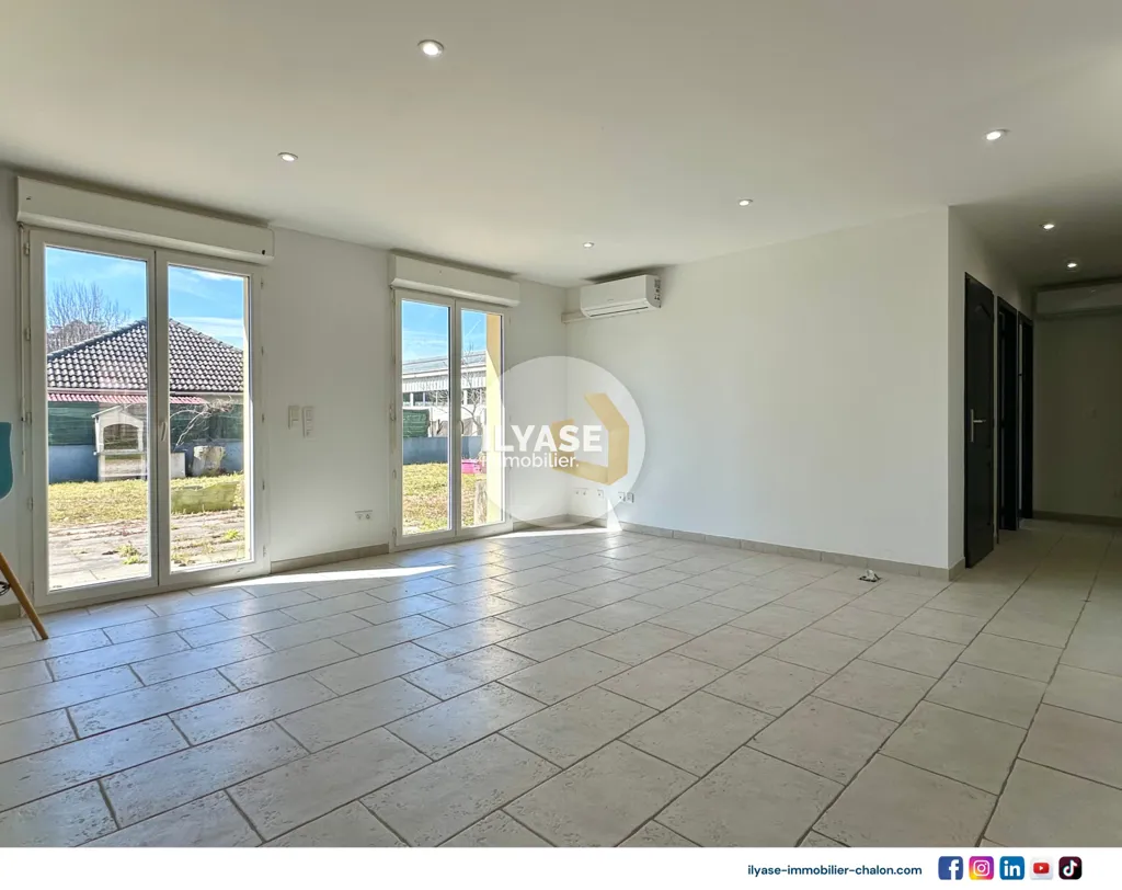 Séjour - Maison avec Terrasse et Garage à Champforgeuil