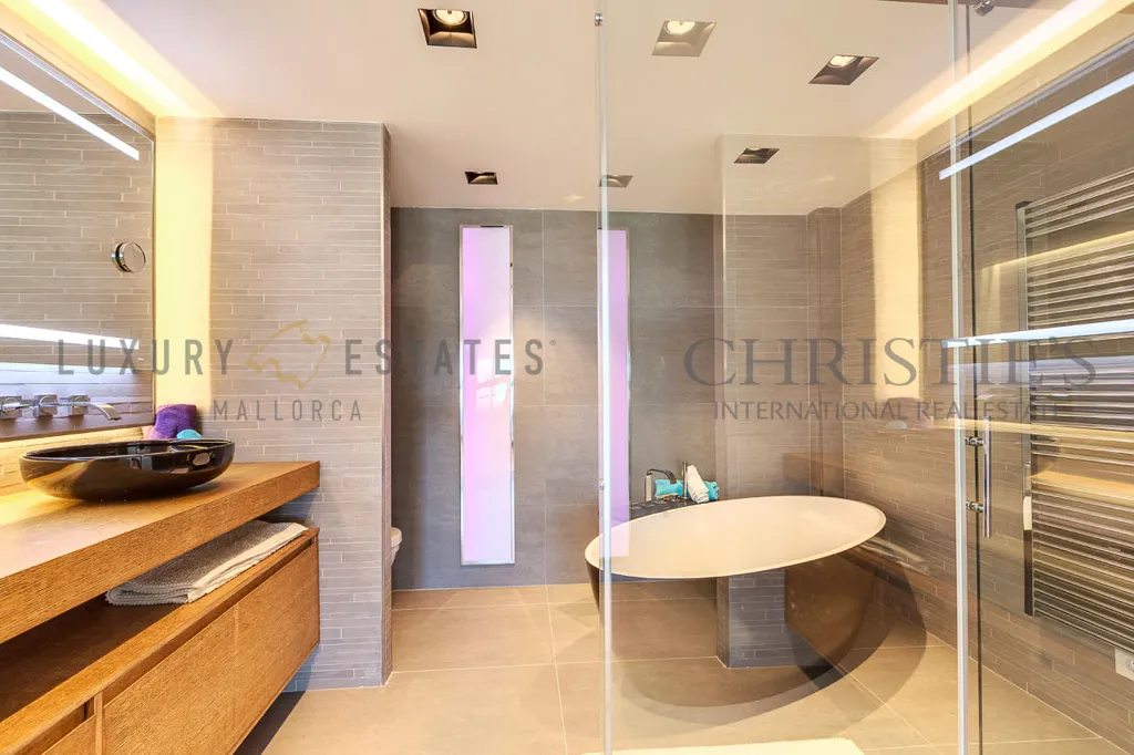 Salles de bain - Apartment with Sea View in Cas Català