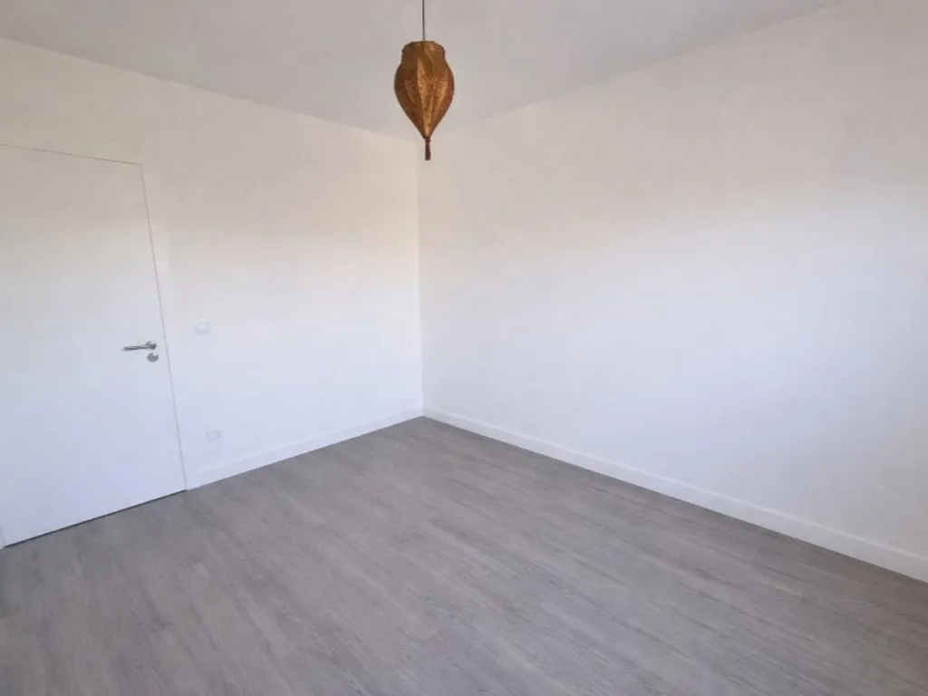 Pièces - Contemporary Semidetached House in Mafra
