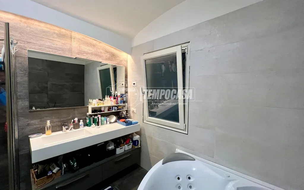 Vannitoad - Restored Triplex with Garden in Torino Sassi