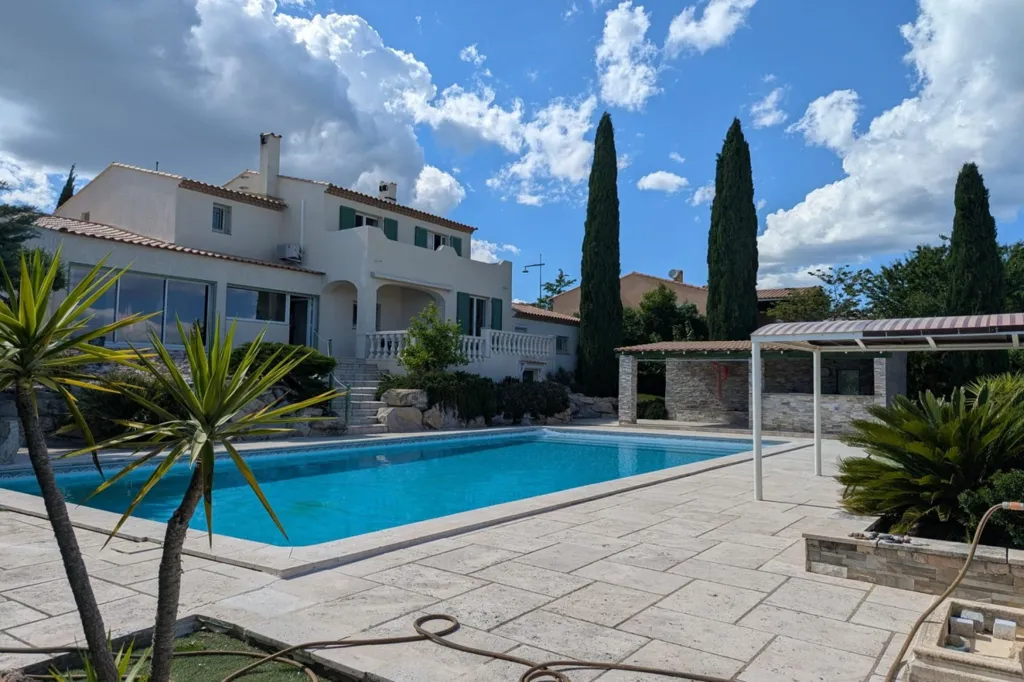 Piscine - Maison avec Vue Golf à Juvignac
