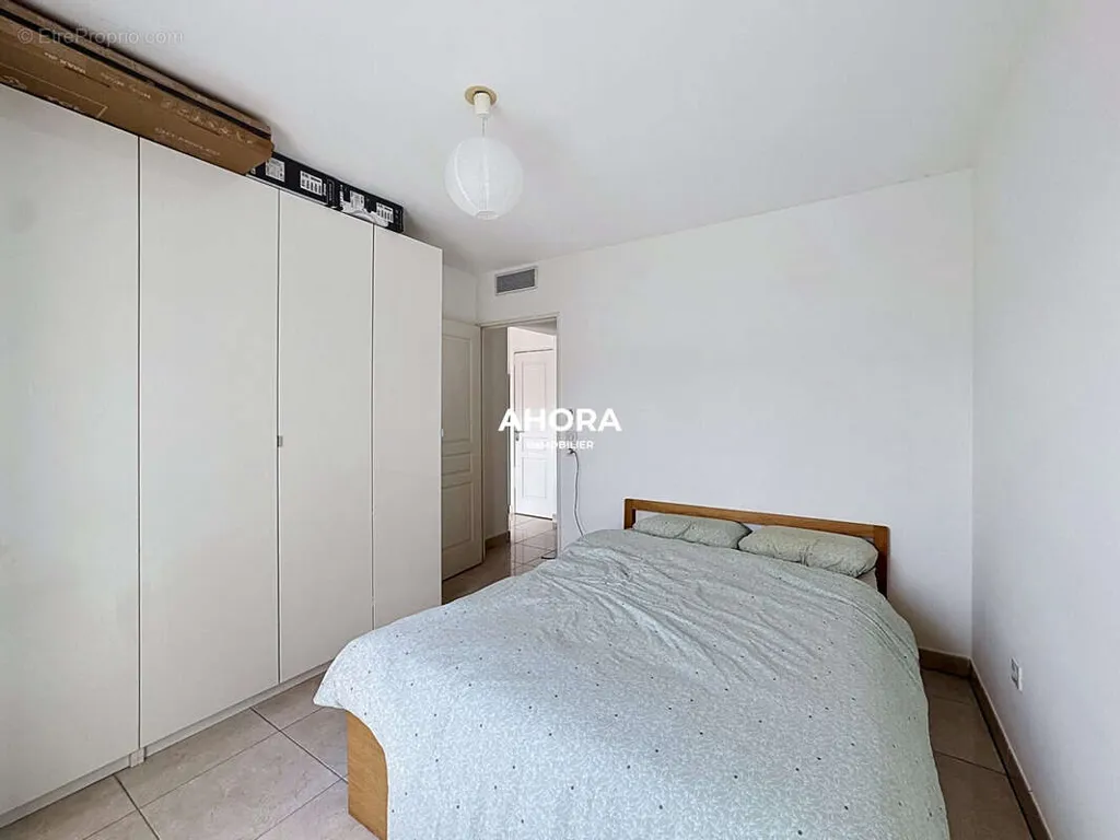 2-toaline korter asukohas Marseille-8e