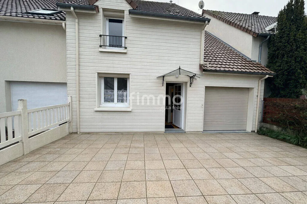 Extérieur - Maison Mitoyenne 4 Pièces avec Terrasse à Vendôme