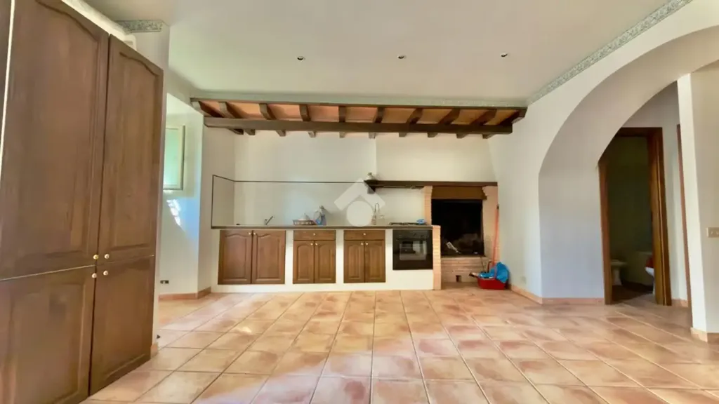 Köök - Bright Studio with Potential for Conversion in Castelnuovo di Porto