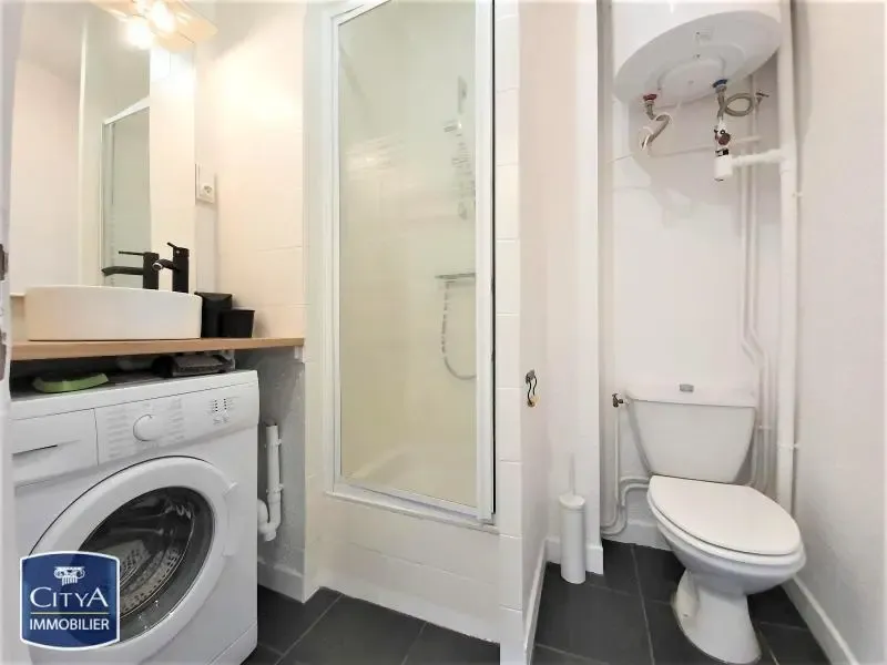 Salles de bain - Appartement Ancien Rénové avec Vue à Clermont-Ferrand