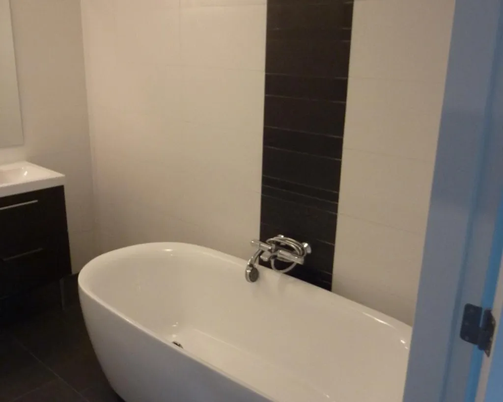 Vannitoad - Central Tilburg Apartment with Balcony