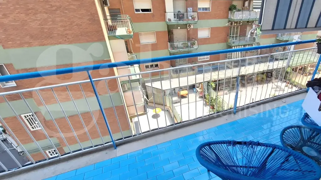 Balcon - Rearranged Apartment with Balconies in Naples