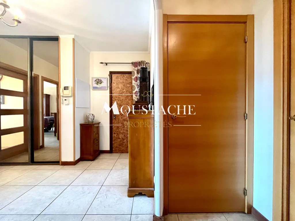 Esik - Traversant Apartment with Balcony in Royan