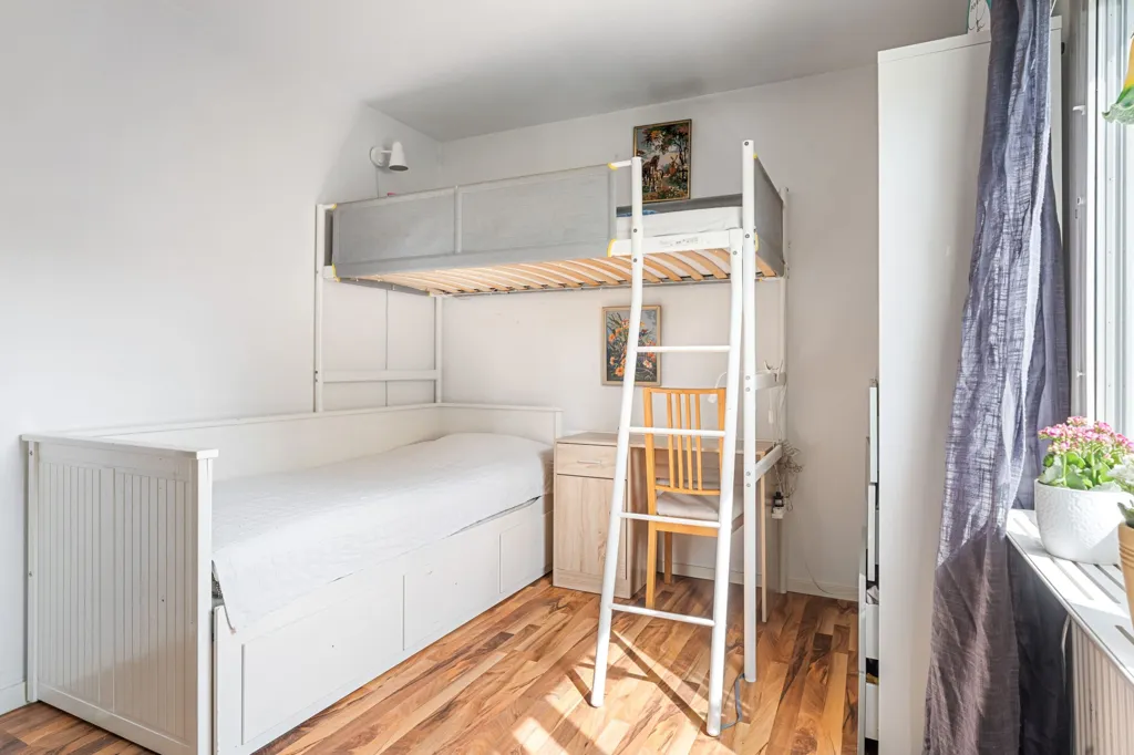 Bedrooms - 2.5A Apartment with Balcony in Solbacken