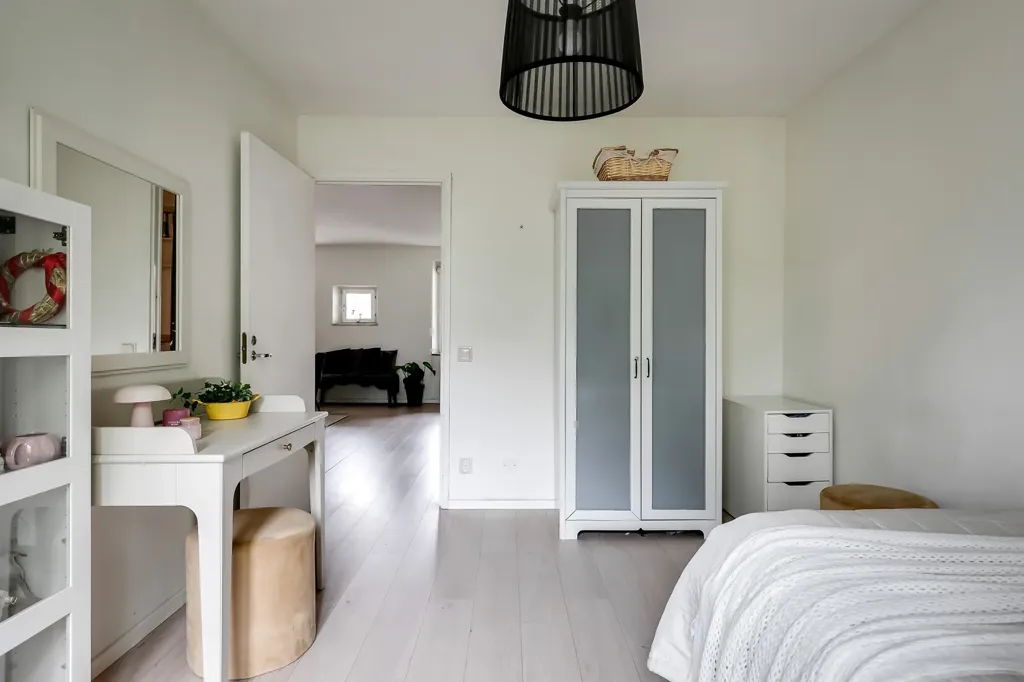 Magamistoad - Apartment with Garden View in Södermalm