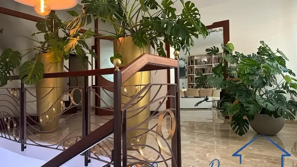 hallway_entrance
