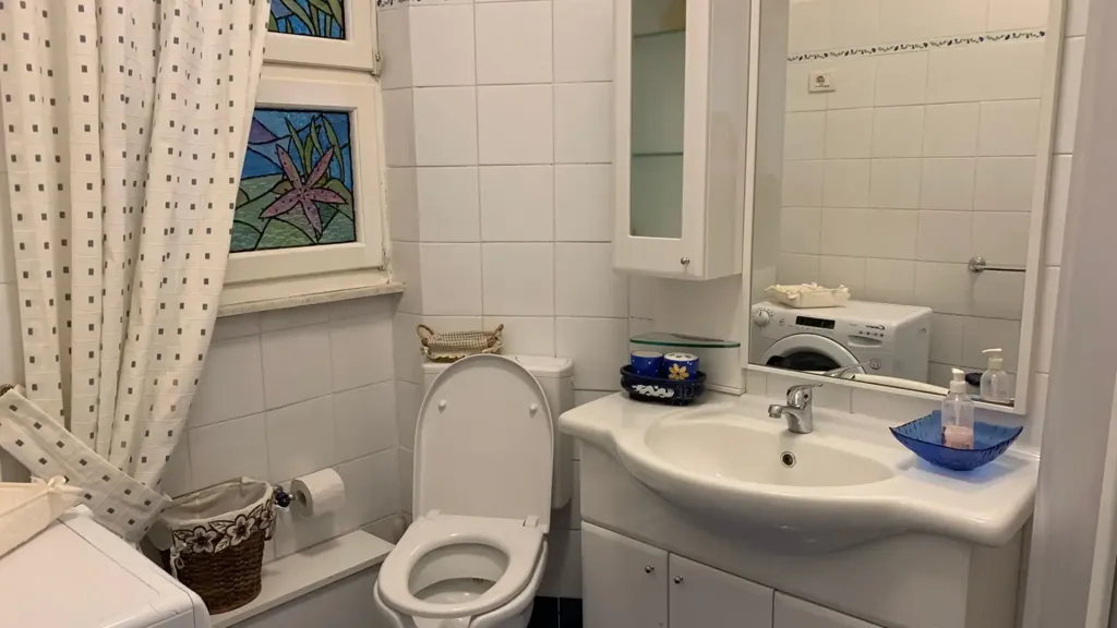 Vannitoad - Modernised Apartment with Sea View in Alassio