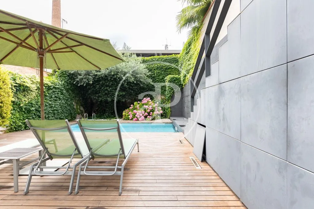 Piscine - Luxury Townhouse with Pool in Sabadell Centre