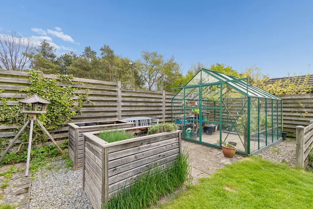 Jardin - Well-Maintained Villa with Garden in Herlev