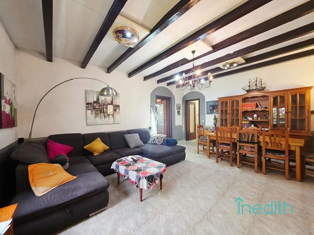 Séjour - Rustic House with Farmyard in Gavà