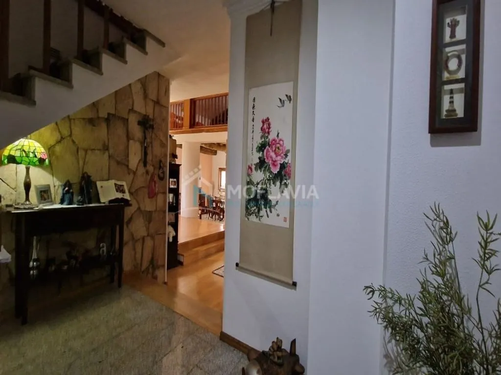 hallway_entrance