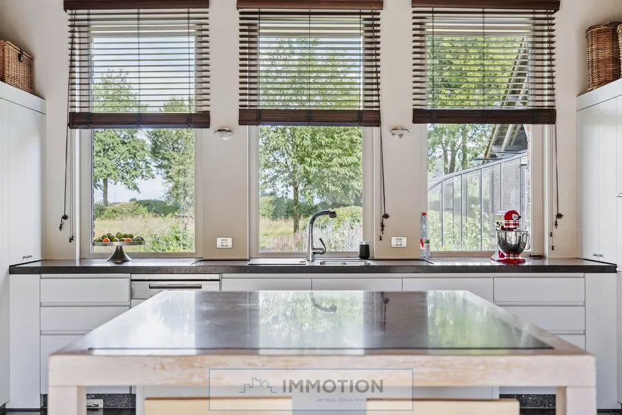 Cuisine - Ferme Rénovée sur Domaine de 7.200 m²